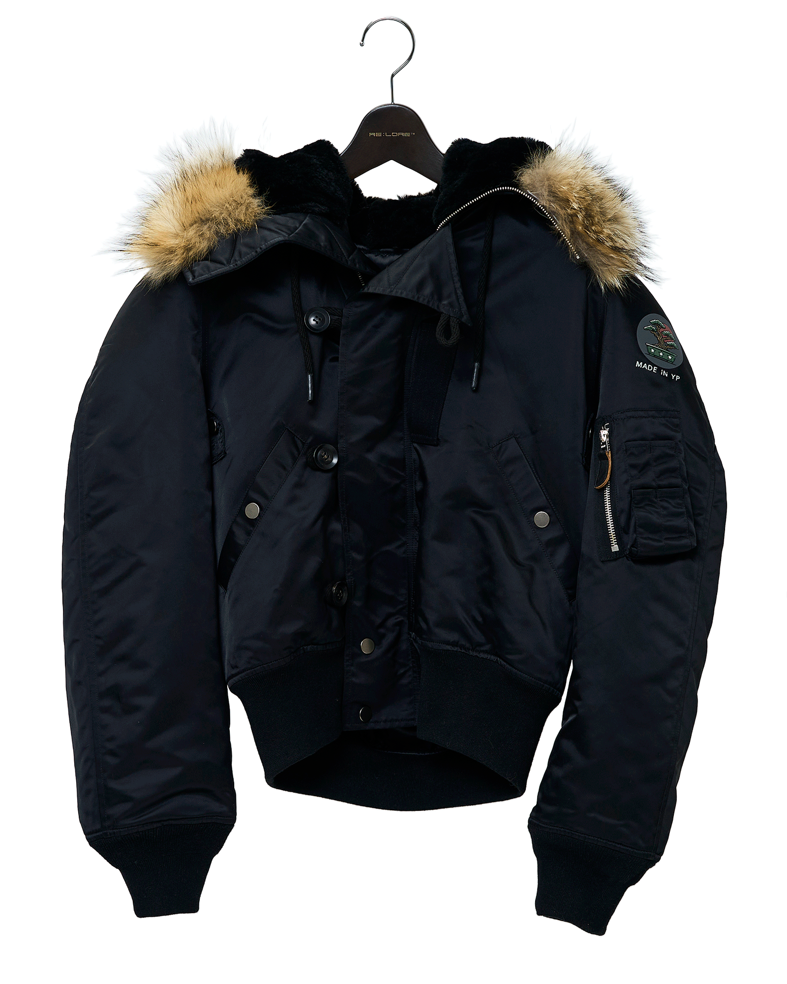 ブラックのREAL FUR EDITION着用イメージ